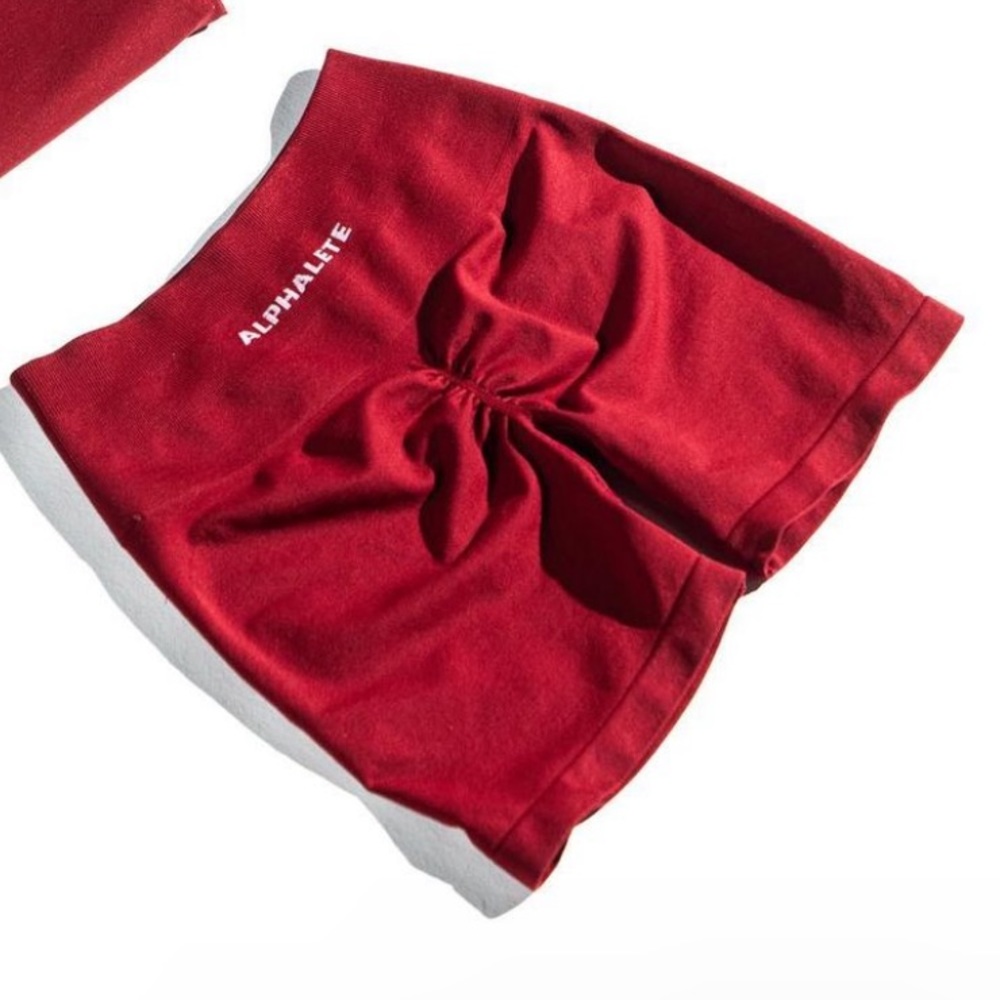 Alphalete 4.5 inch shorts